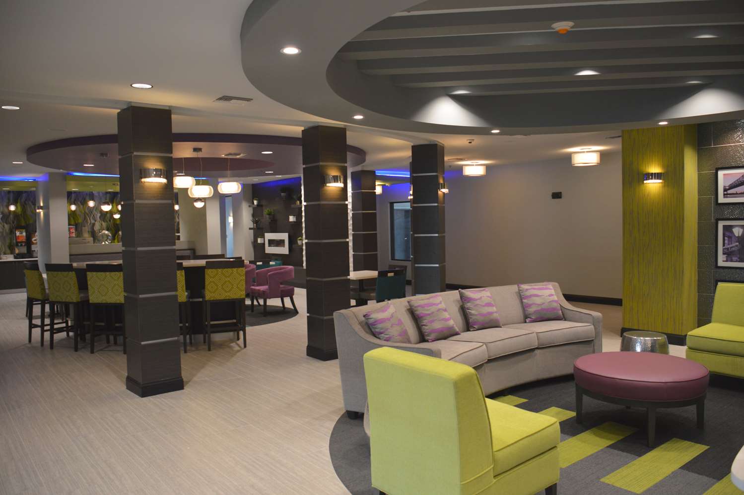 Best Western Plus At Prien Lake Inn And Suites 36/48