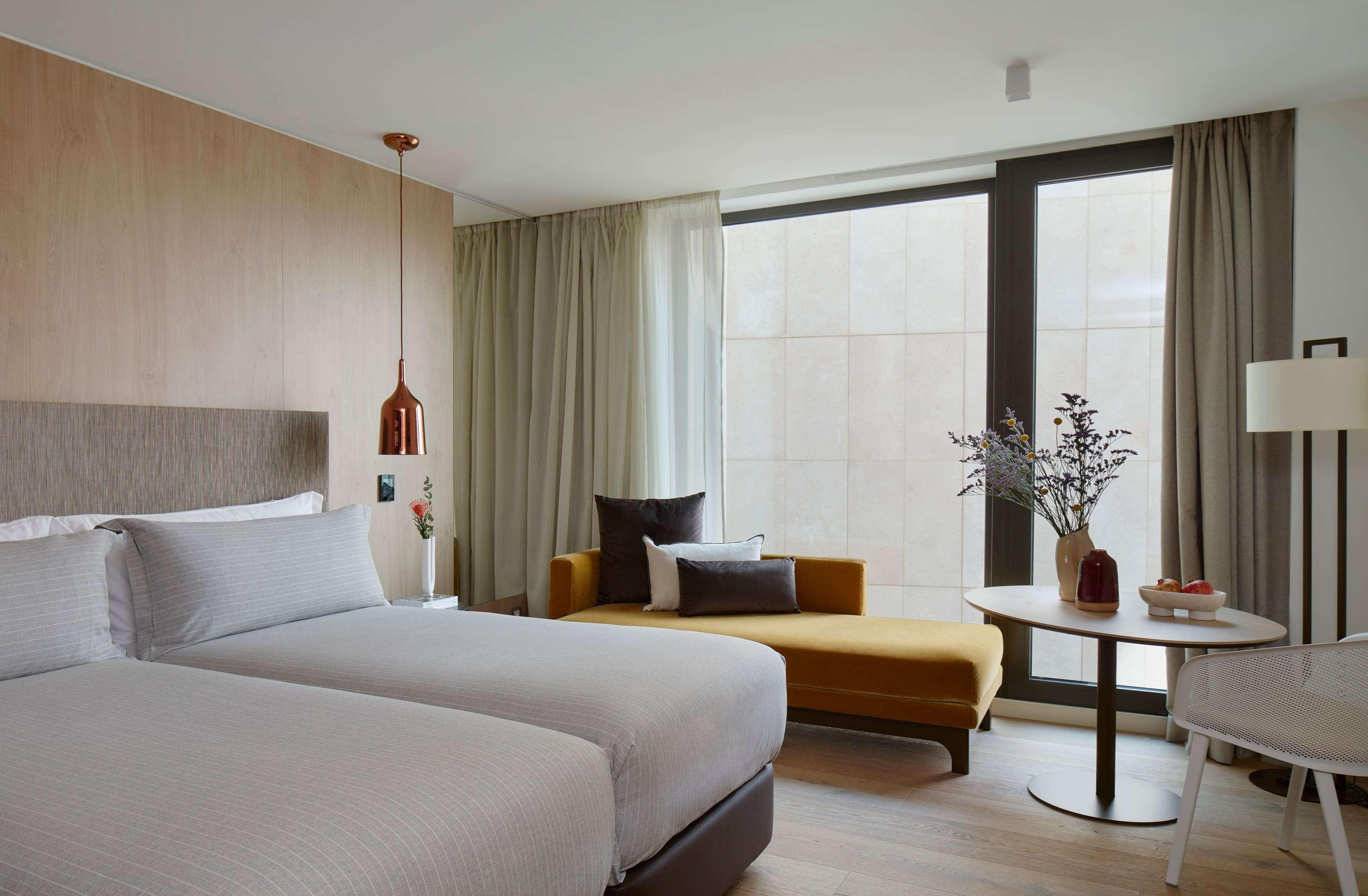 2 Bedrooms, Extra Me, Junior Suite, City View