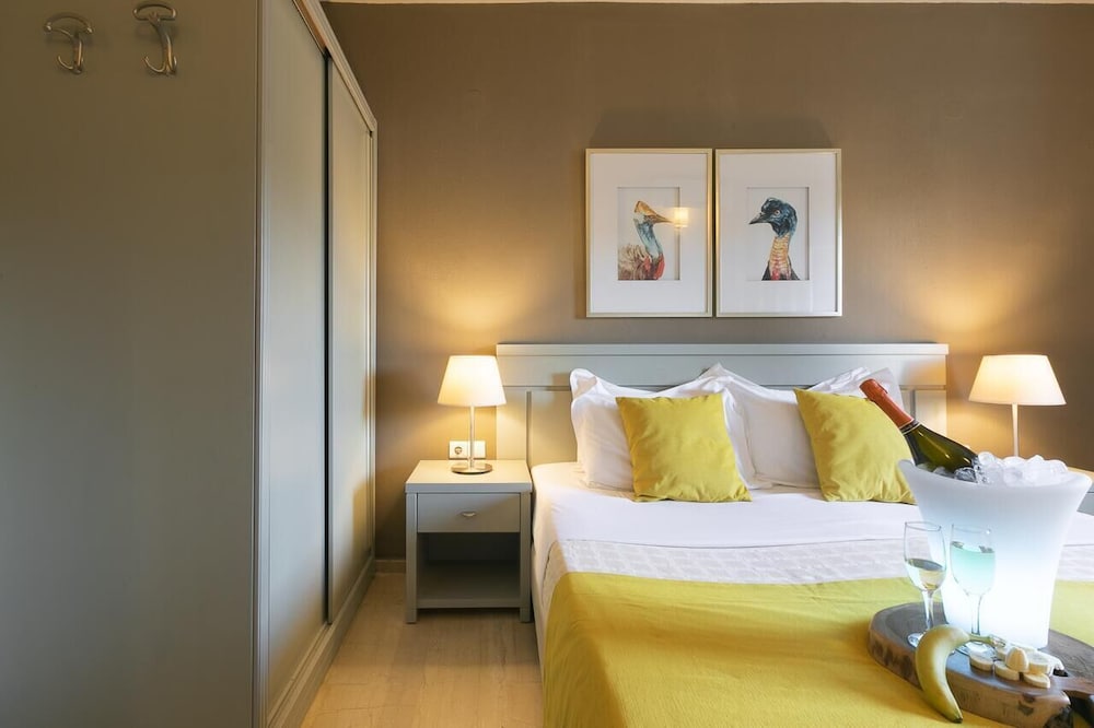 Nimfi Hotel, Skiathos 11/50