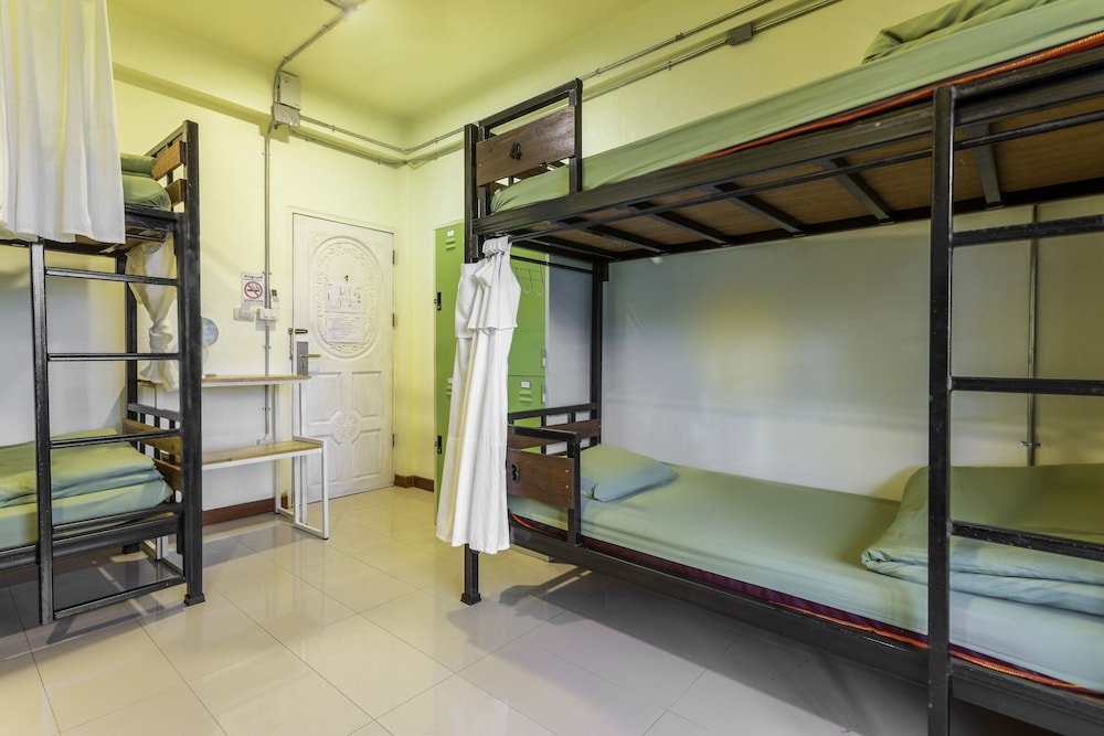 OYO 928 Leaf Hostel 38/55