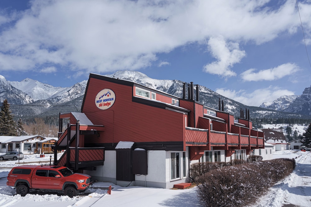 Canmore Rocky Mountain Ski Lodge 17/118