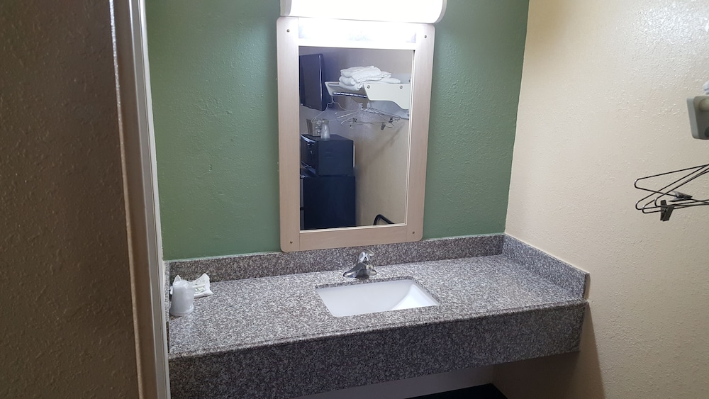 Mentor Home Inn & Suites 23/43