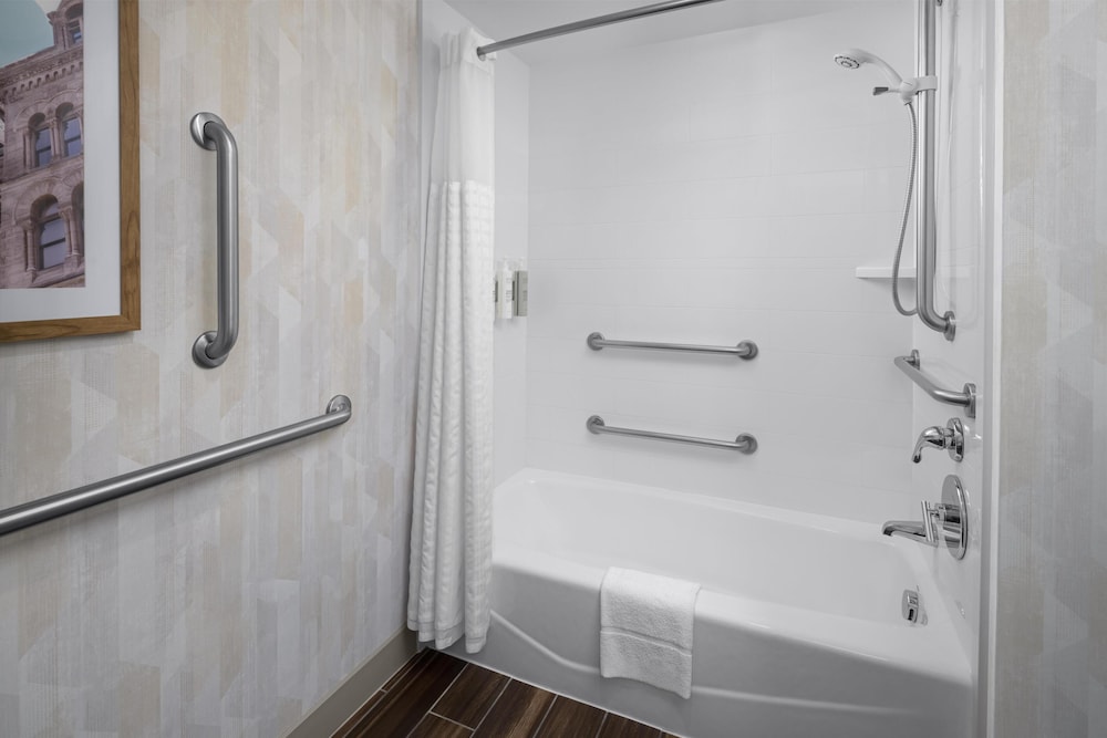 جناح بسرير كينج بغرفة نوم واحدة لذوي الإعاقة، Hampton Inn Salt Lake City-Downtown 9/9