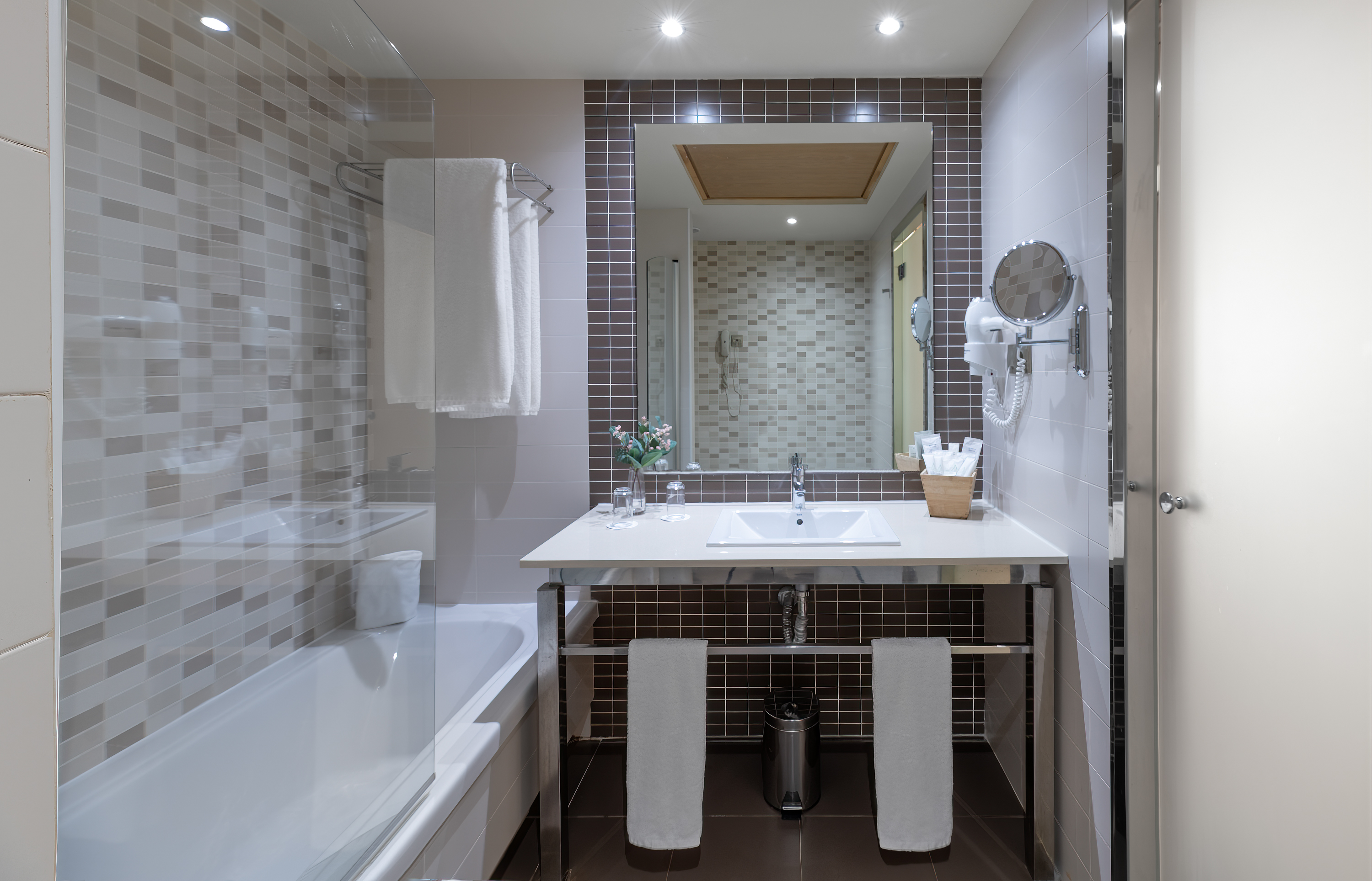 Room, Double or Twin Bed, Lateral Side Sea View، Elba Carlota Beach & Convention Resort 3/3