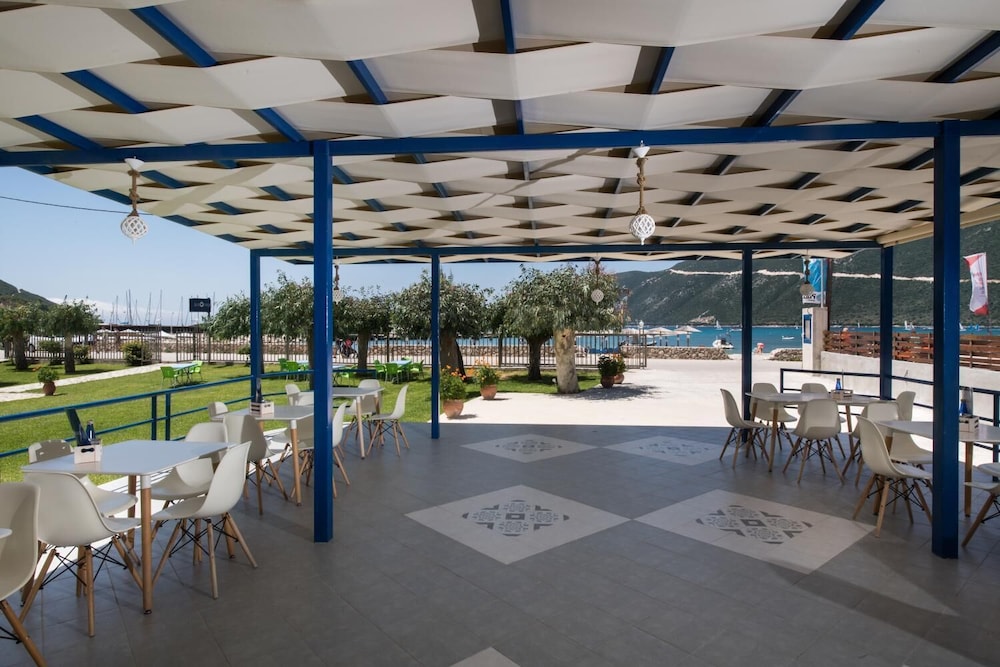 akroyiali resort