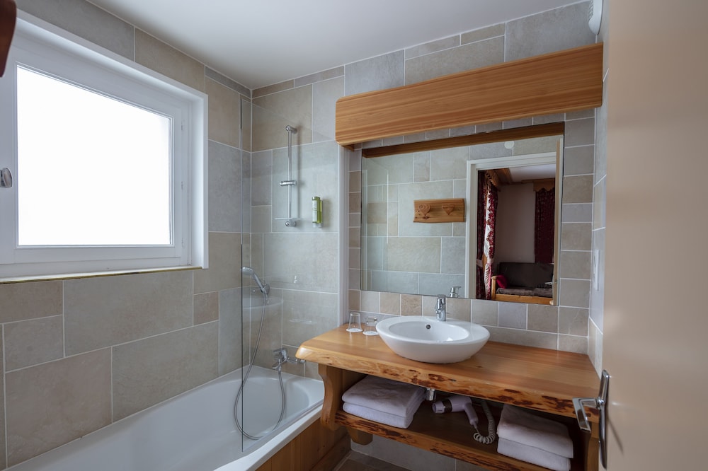 ROOM, DOUBLE BED, ANNEX