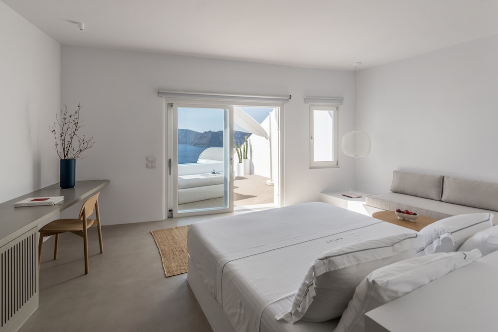 Suite, King Bed, Caldera View, Plunge Pool