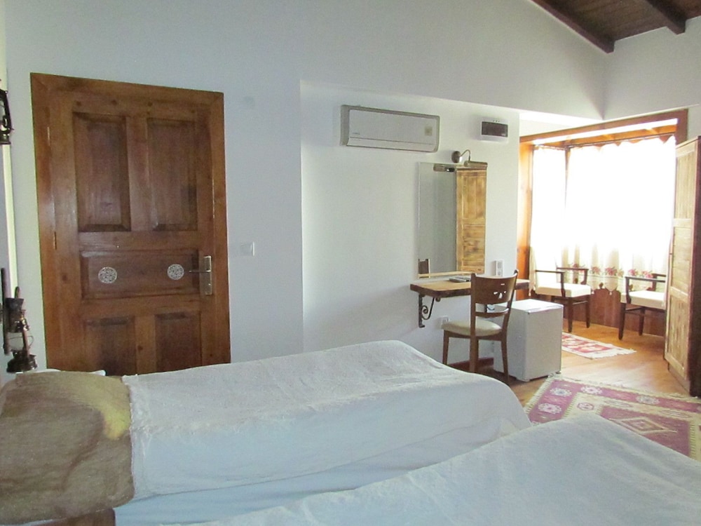 Amazon Petite Palace 14/50