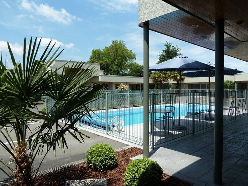 Portmans Motor Lodge 2/7