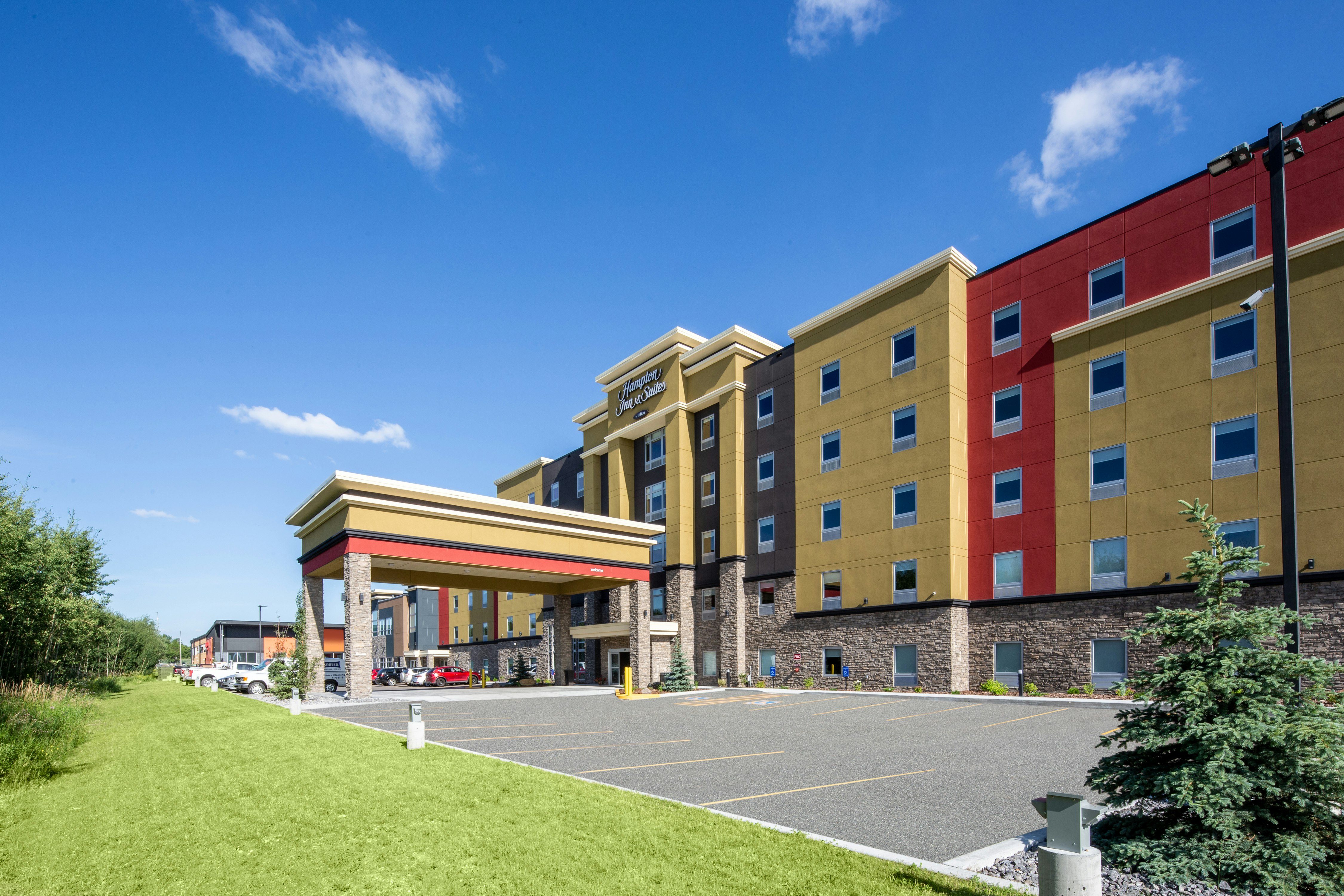 Hampton Inn and Suites Edmonton St. Albert, AB 22/24