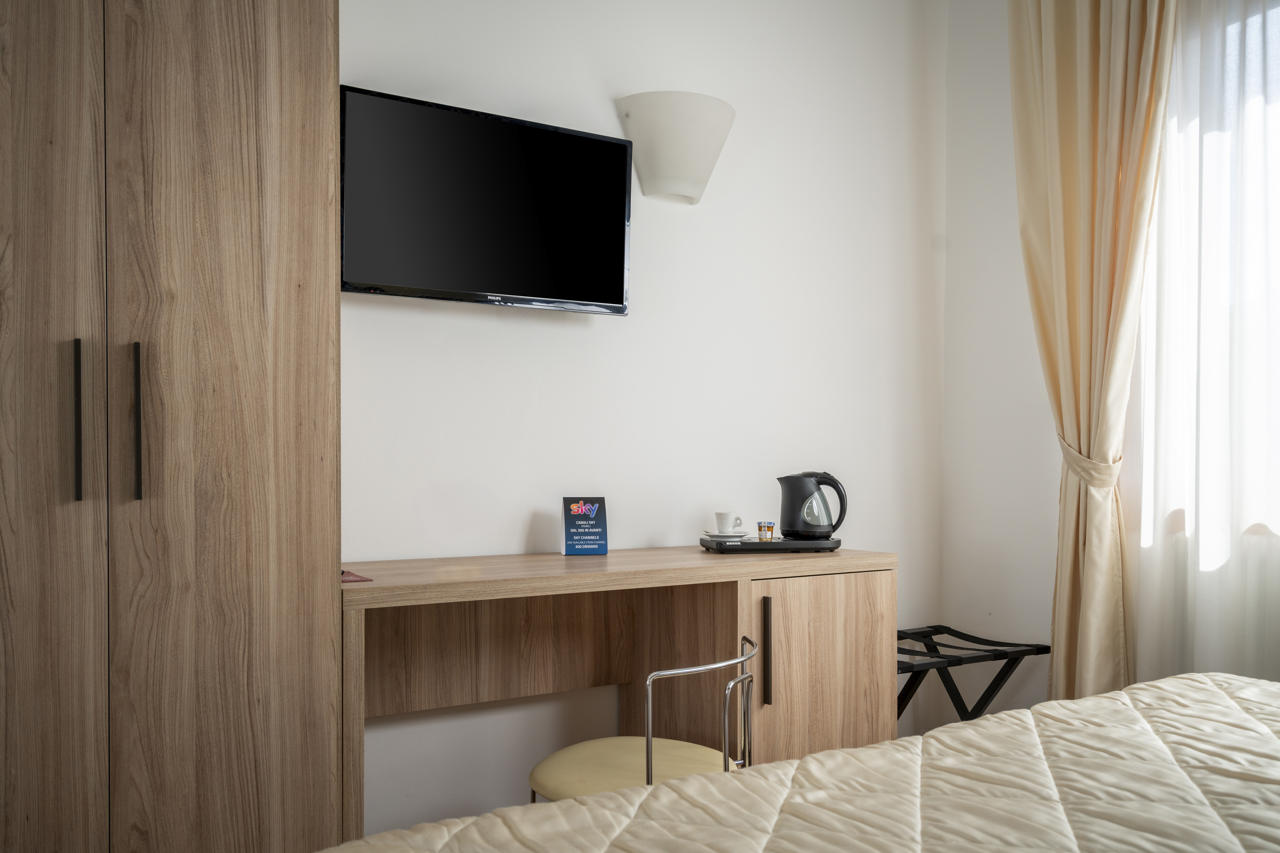 Hotel Re Enzo 81/102