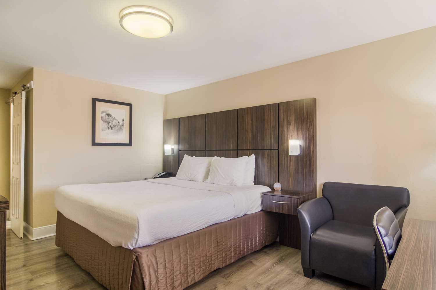 Room, King Bed, Bay View
