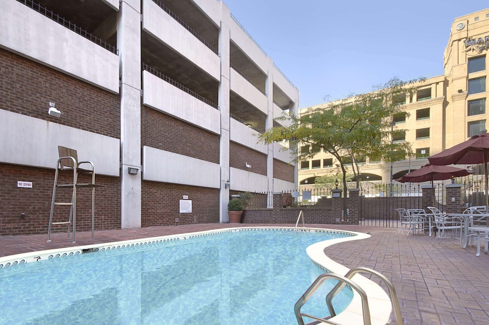 Days Inn By Wyndham Baltimore Inner Harbor