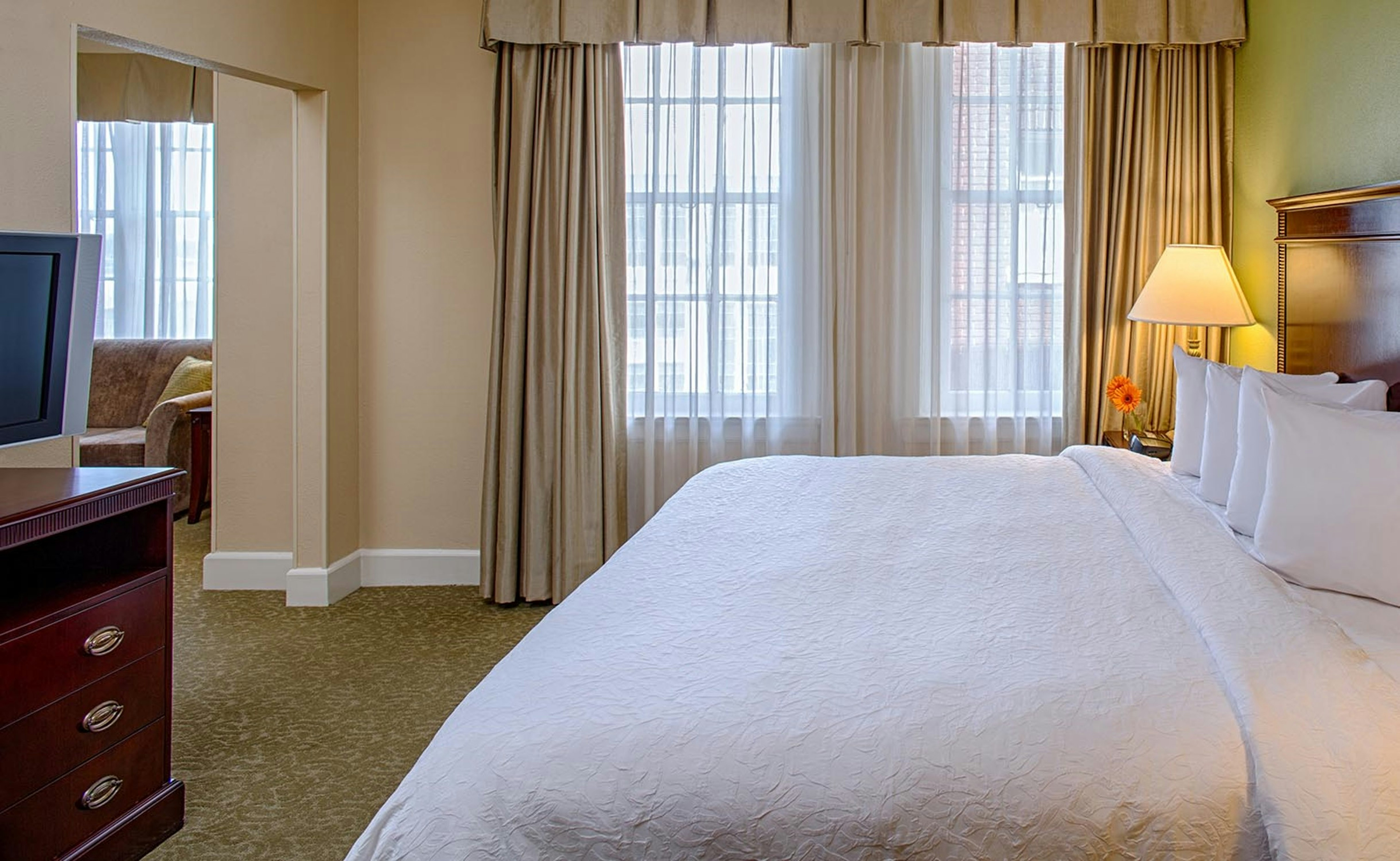 1 BEDROOM, SUITE, KING BED
