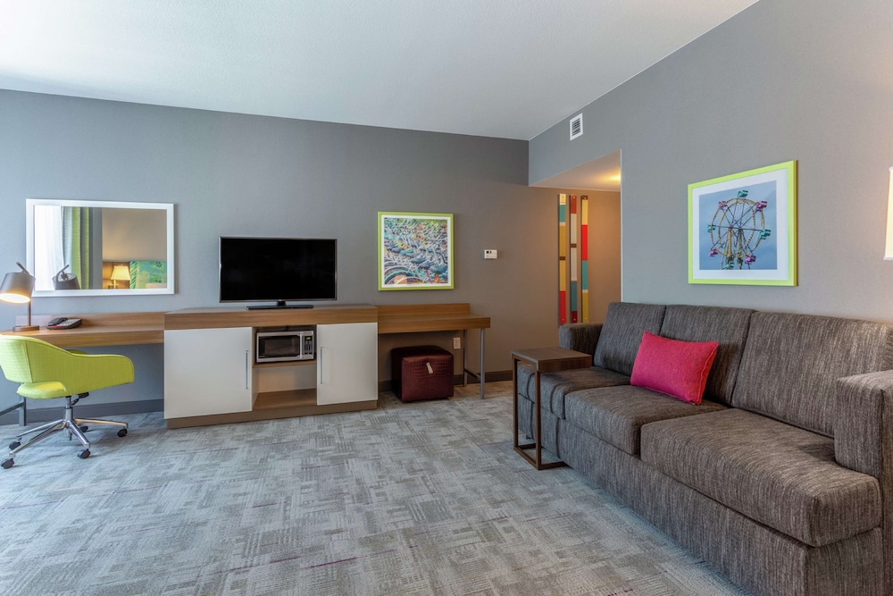 Hampton Inn & Suites Burlington IA 34/46