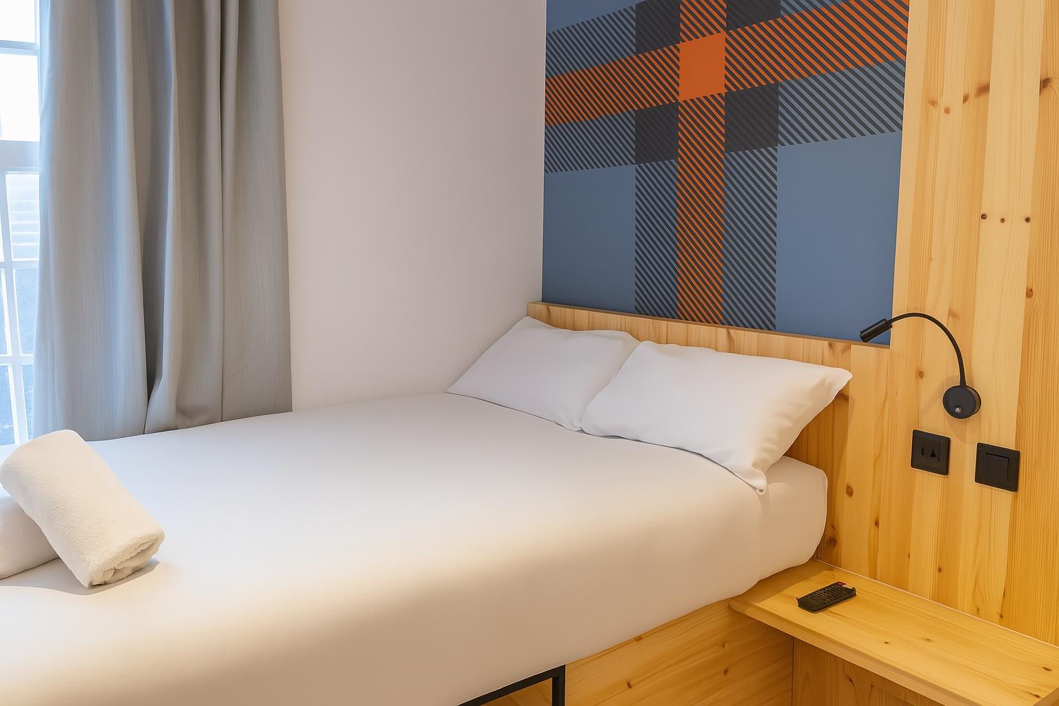 Semi Room, Semi Double Bed, Small