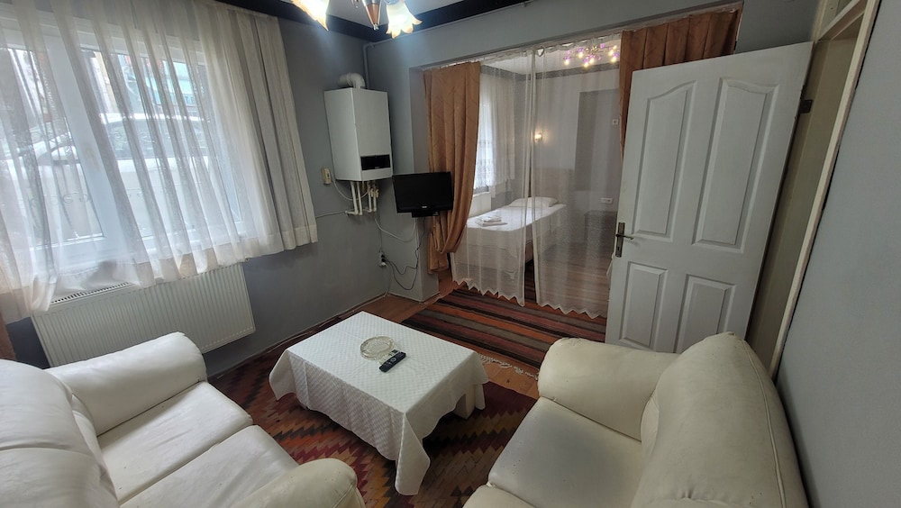Mehmet Bey Hotel 45/70
