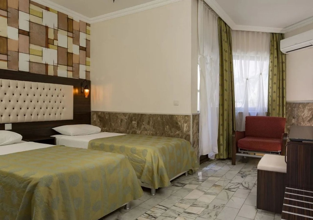 Club Akman Beach Hotel 13/50