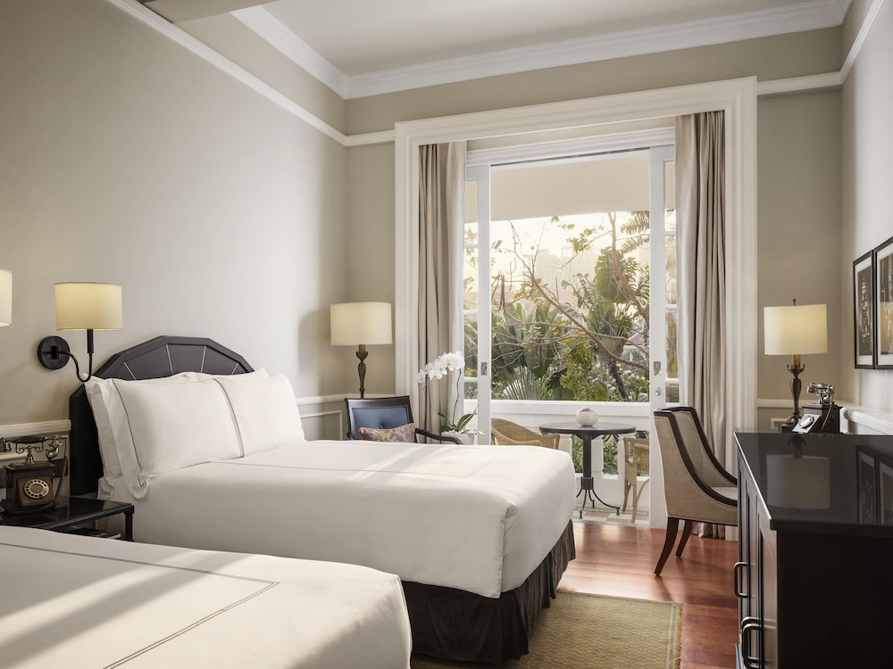 State, Twin Beds, Raffles Hotel Le Royal 7/10