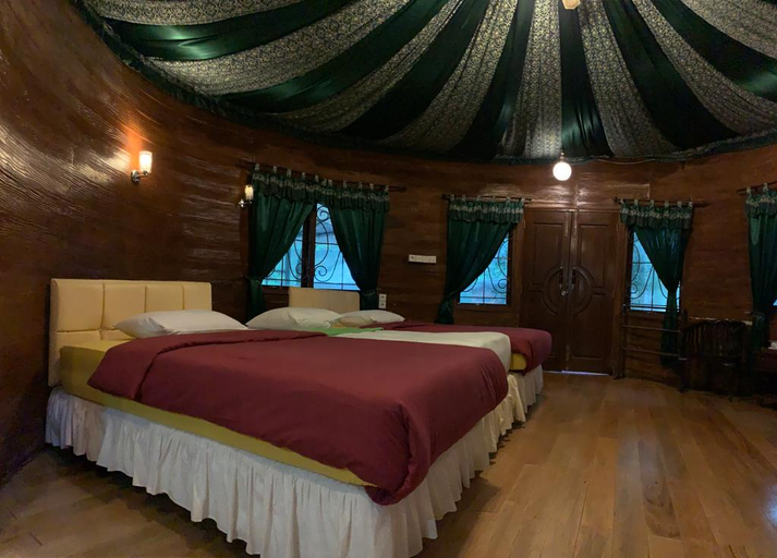 Glamping, Triple