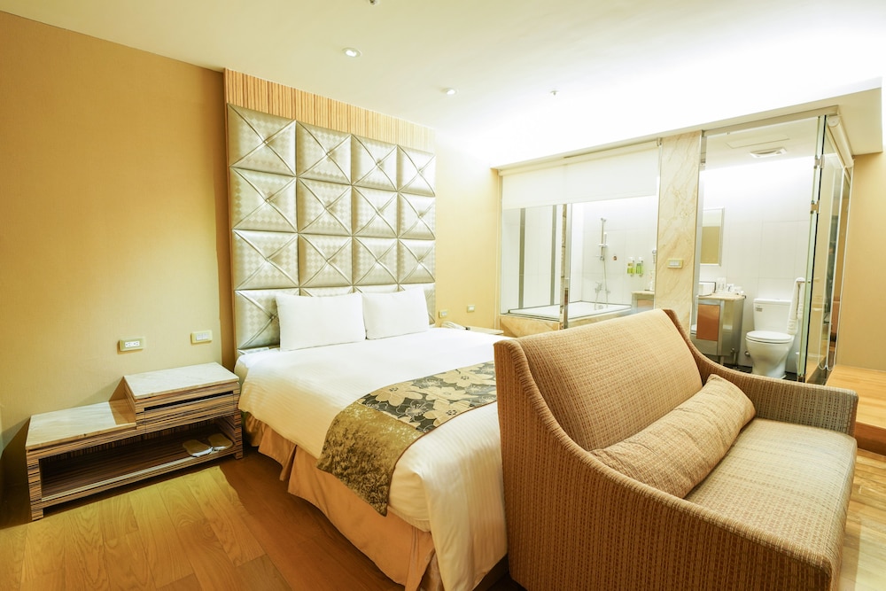 Eastern Sun Hotel 34/65