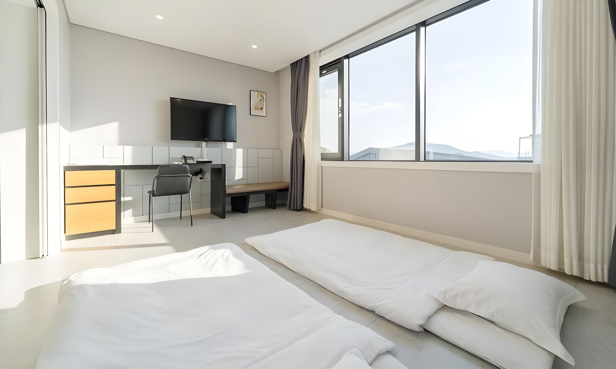 Ondol, 3 Beds, Pool Access