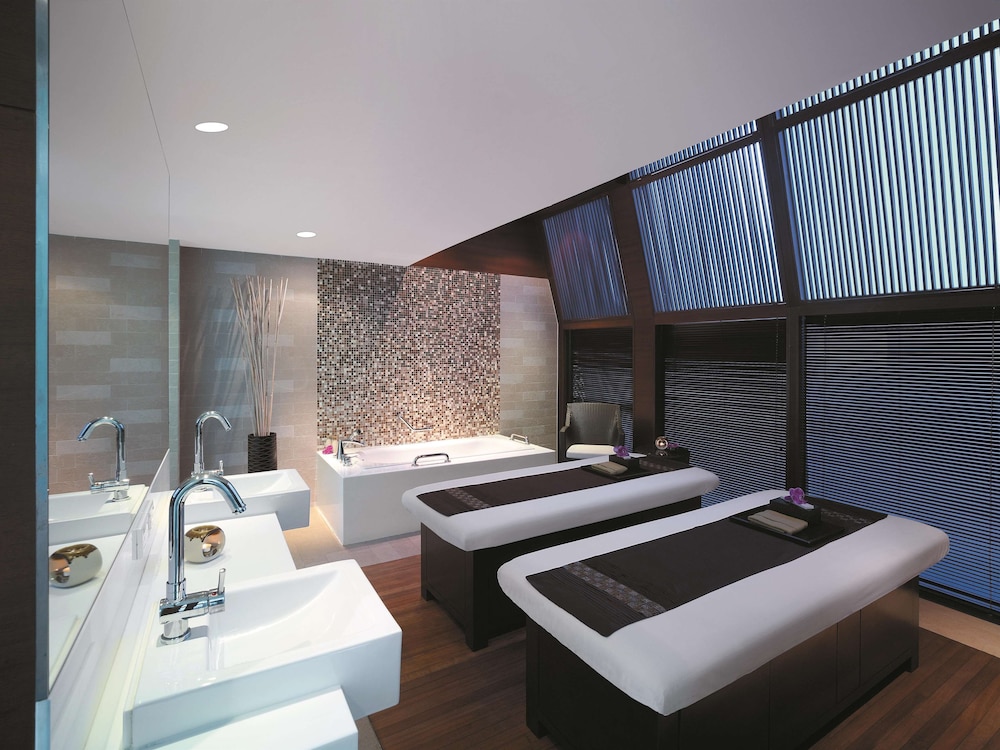 Traders Hotel Kuala Lumpur 37/62