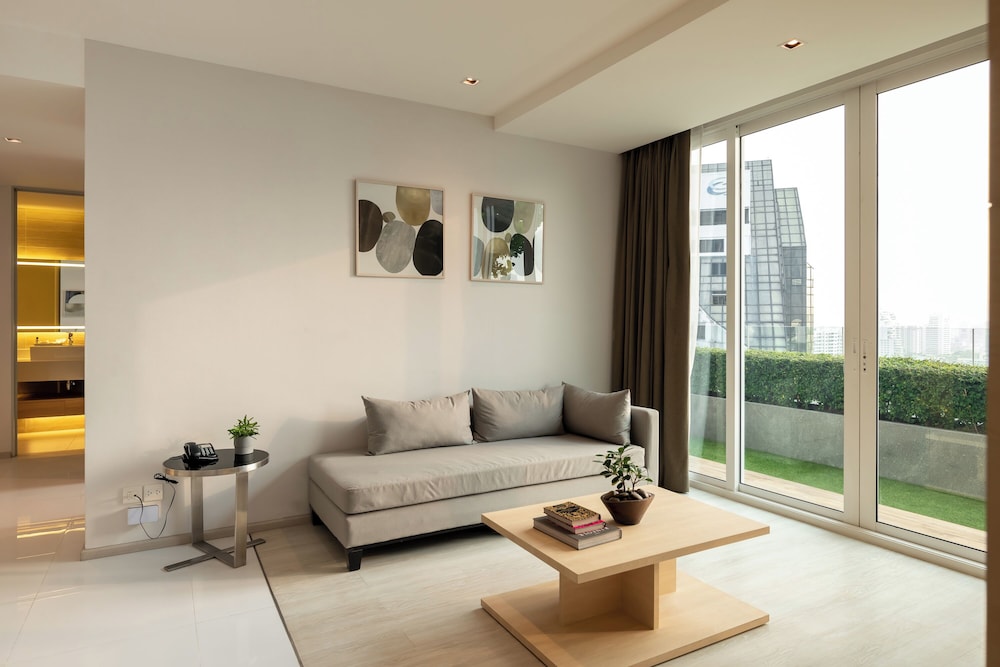 Jasmine 59 Hotel 50/75