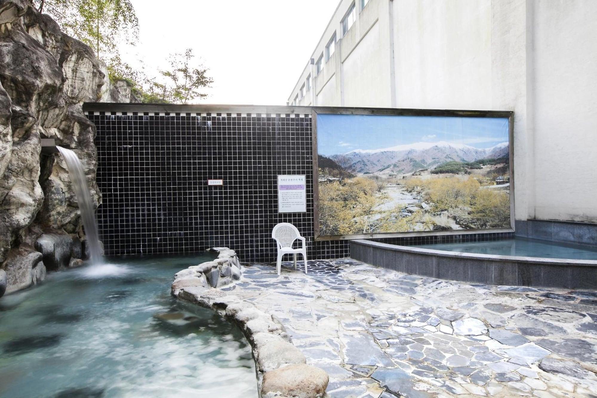 The-K Jirisan Family Hotel 13/32