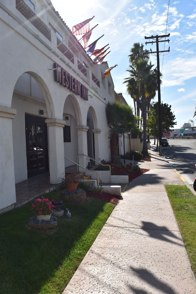 Old Town Western Inn & Suites photo1