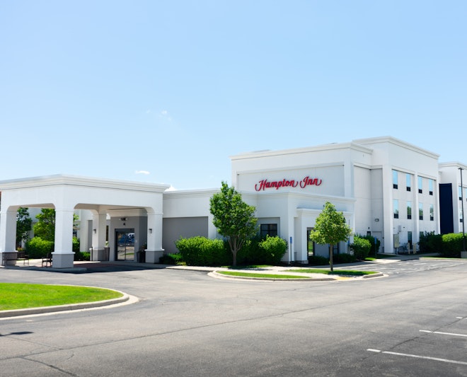 Hampton Inn Elkhorn 21/22
