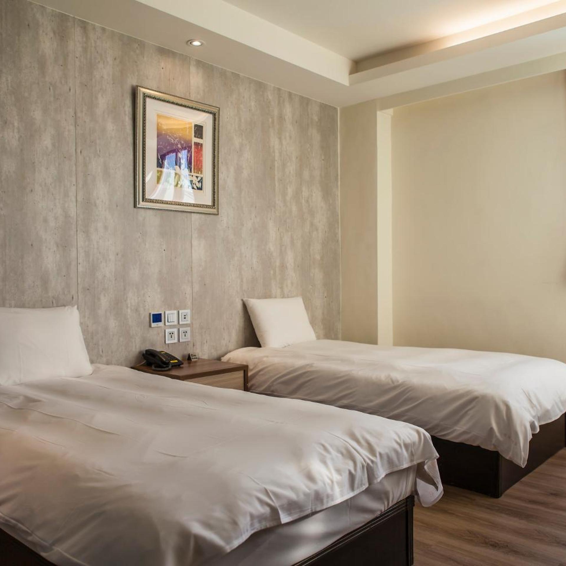Yadi Hotel 26/53