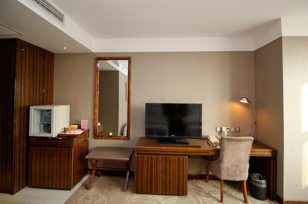 Greentree Eastern Huainan Guangchang Road Hotel 33/39