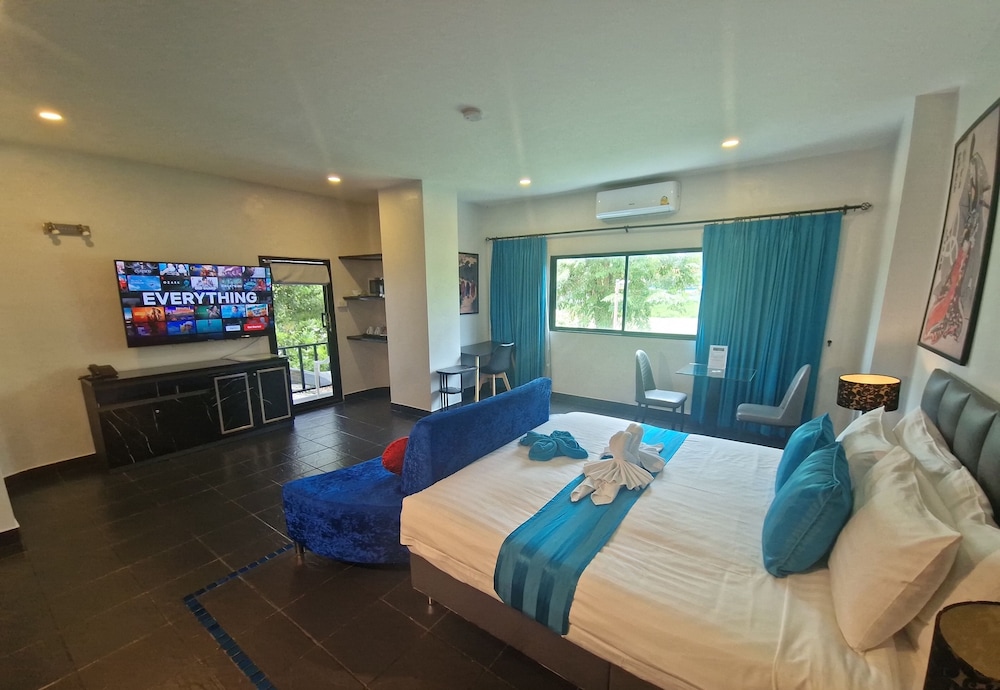 EXECUTIVE, KING BED