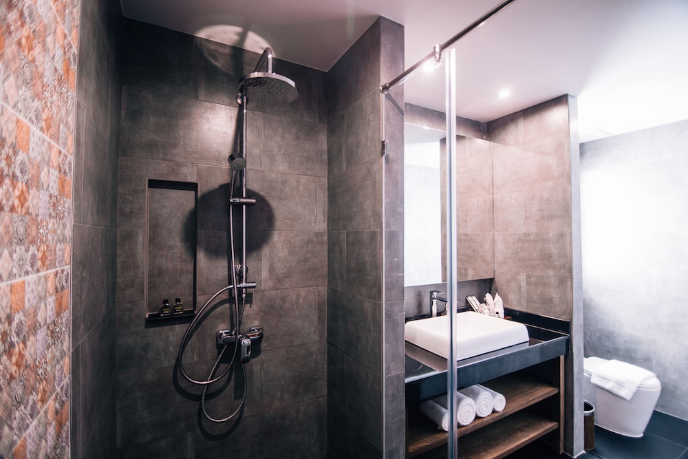 Coral Tree Villa Huahin 24/72