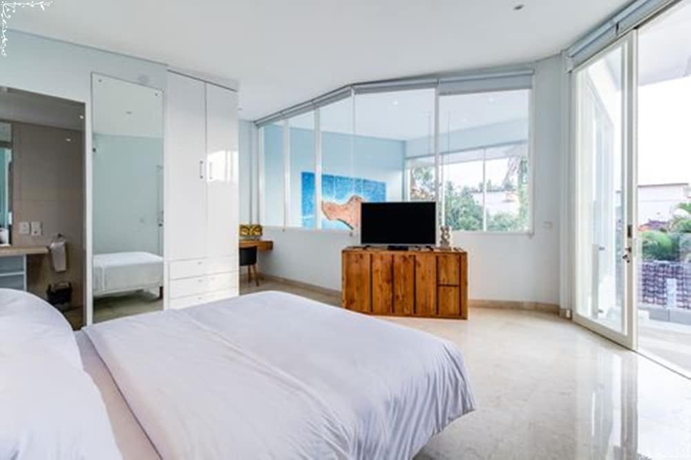Aq Va Hotel And Villas 33/77
