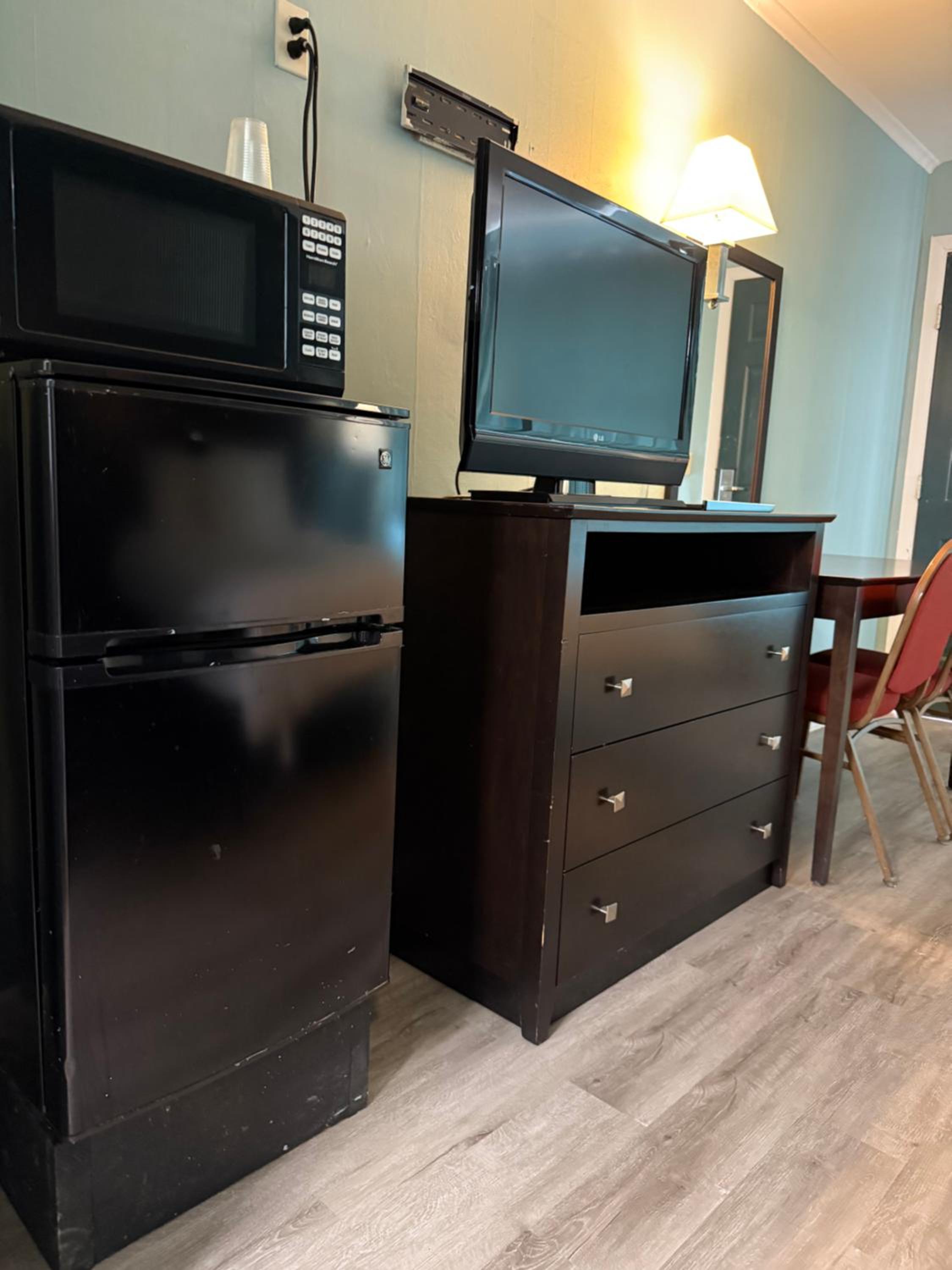 Country Club Inn &amp; Suites 34/51