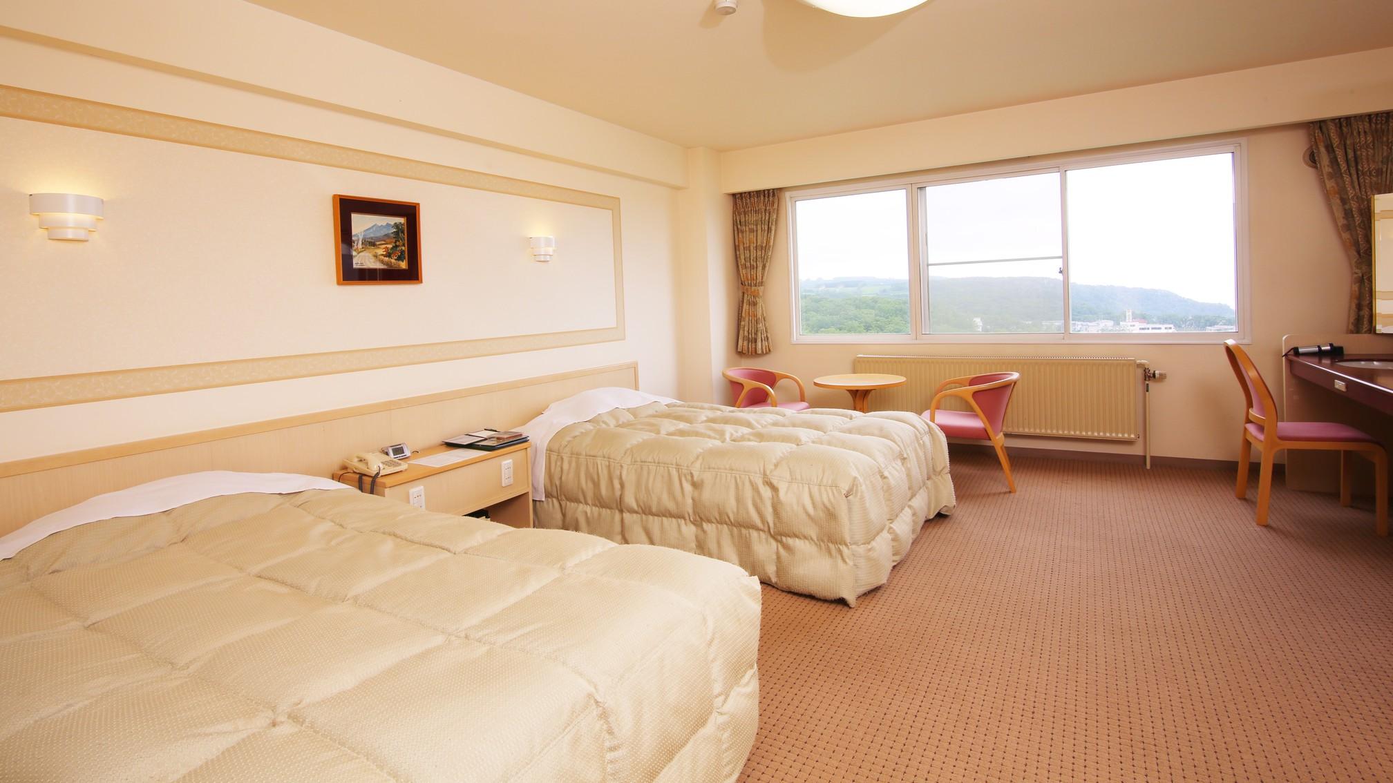Room, Twin Beds, East Wing, Smoking