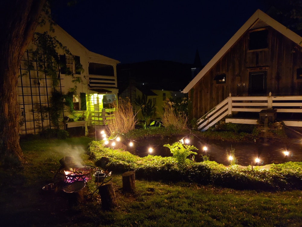 Lily Garden Bed and Breakfast 24/28