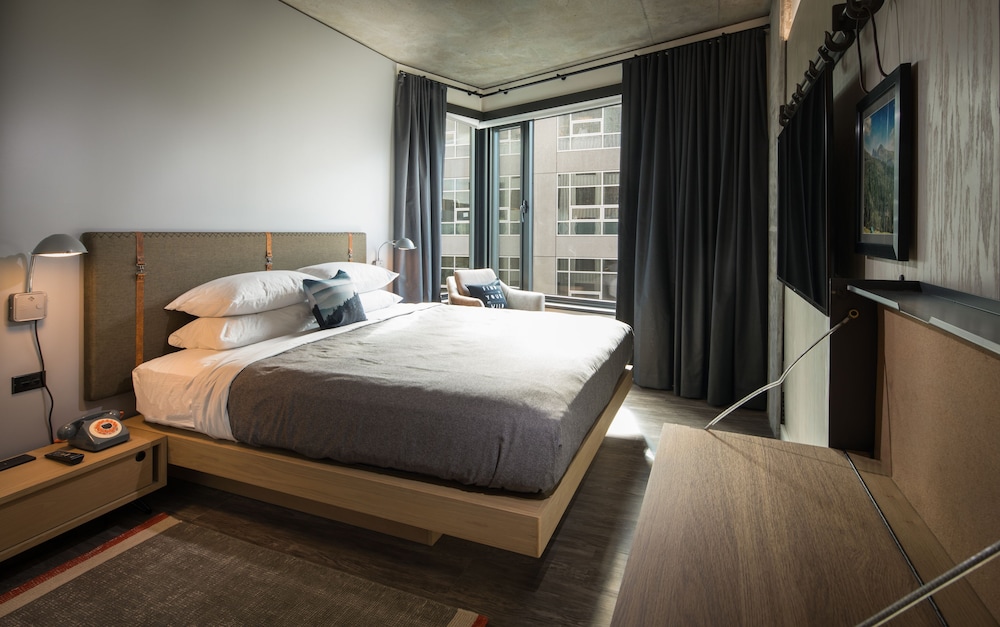 غرفة بسرير كينج، Moxy Seattle Downtown 4/10