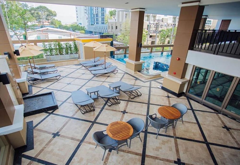 MARCH HOTEL PATTAYA 32/42