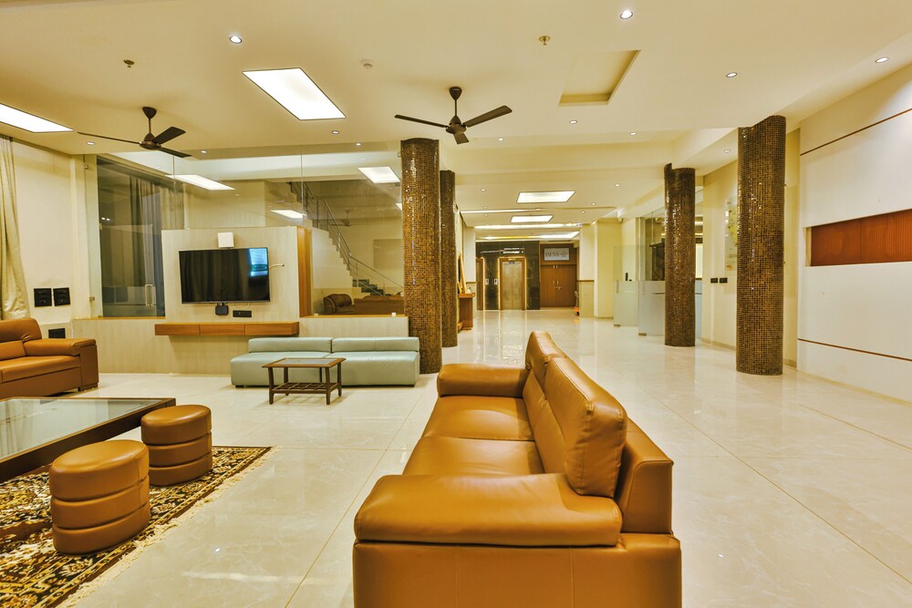 Goverdhan Greens Resort Dwarka 33/50