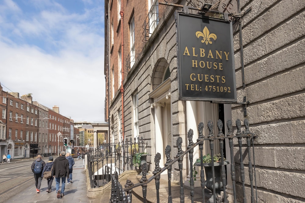 Albany House Hotel 54/57