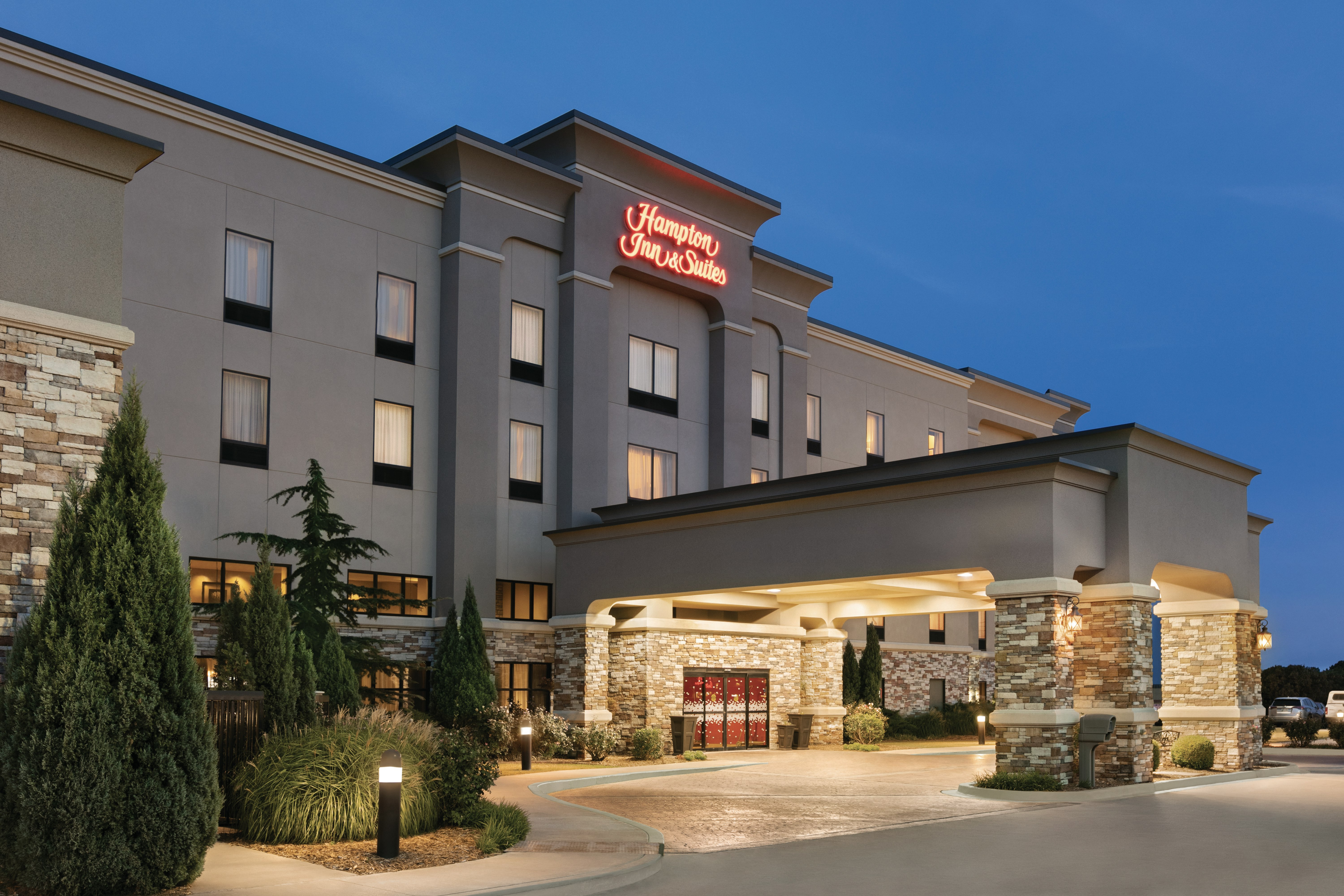 Hampton Inn and Suites Enid 50/50