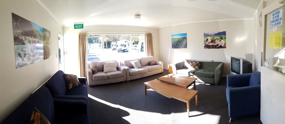 Blenheim TOP 10 Holiday Park 40/56