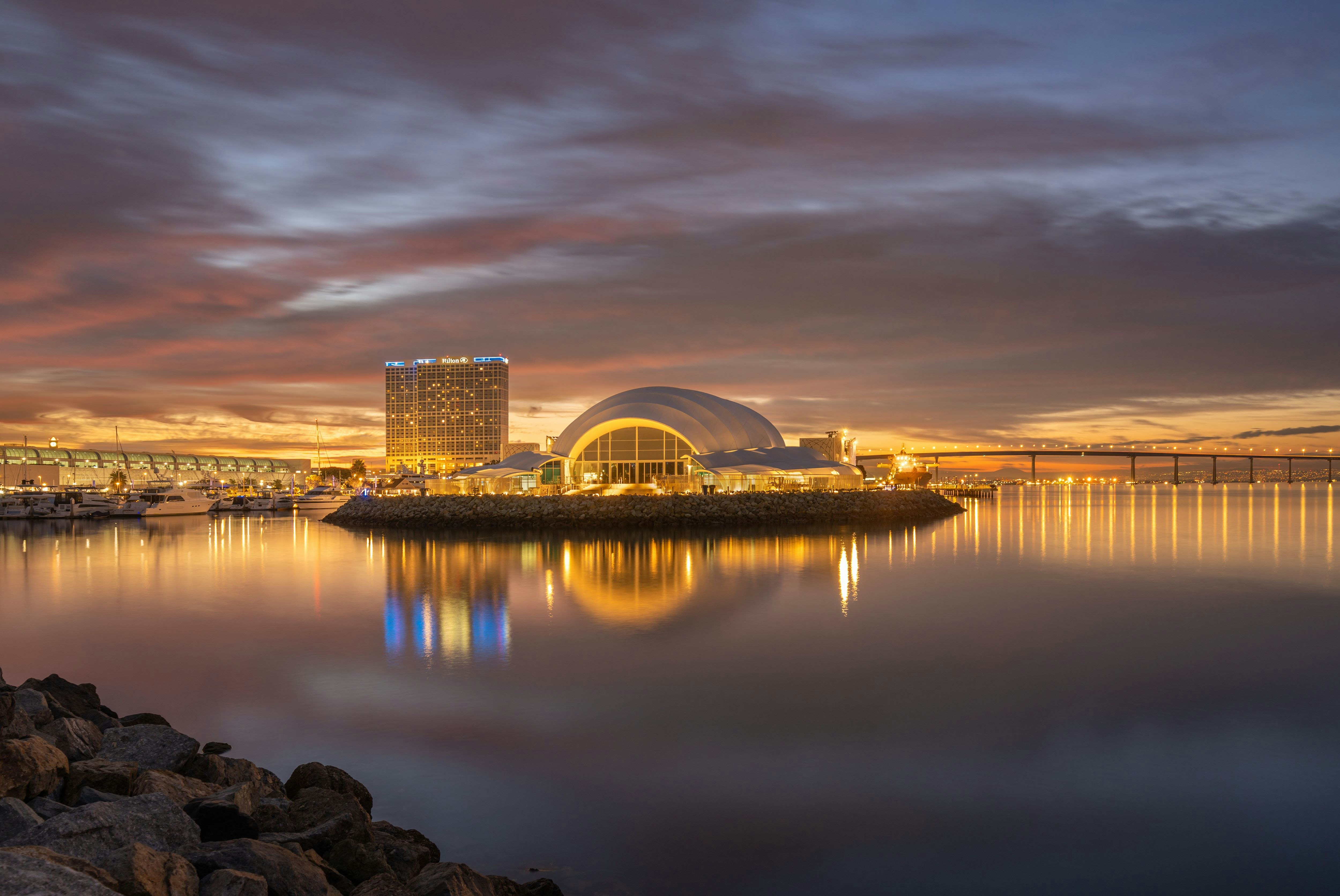 Hilton San Diego Bayfront 65/70