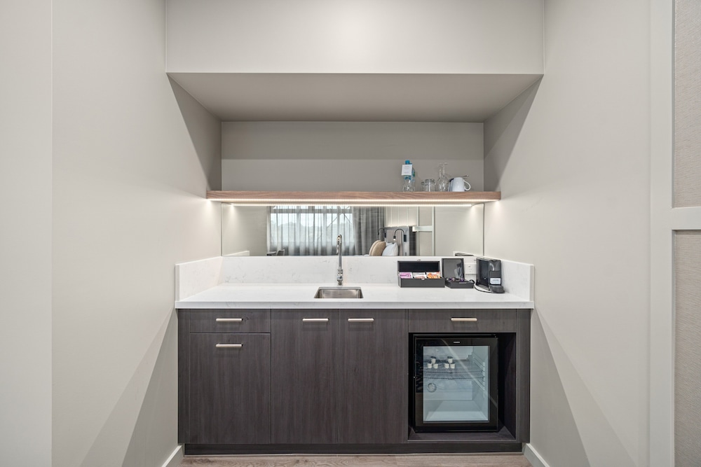Mercure Pakenham 25/38