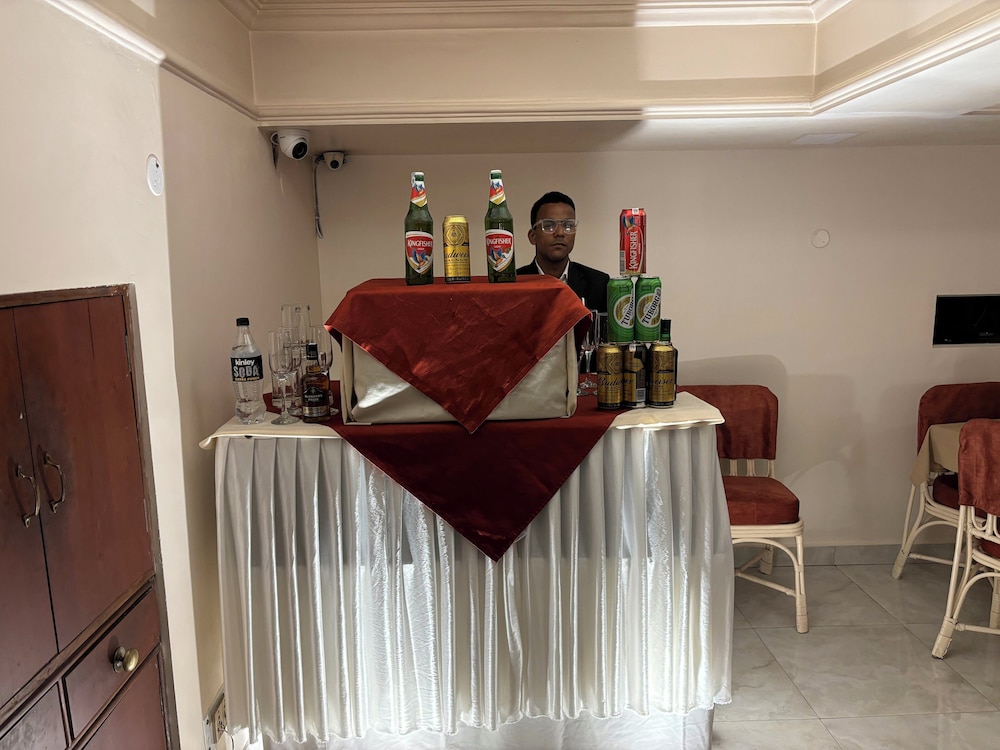 HOTEL PRADEEP 37/55