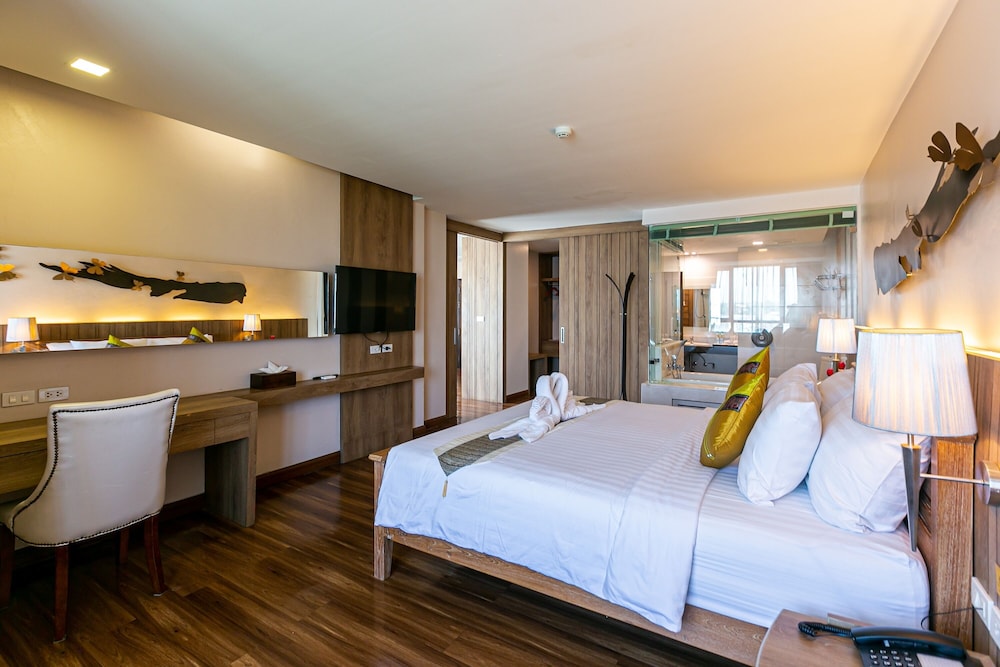 Grand Ratchapruek Hotel 18/70