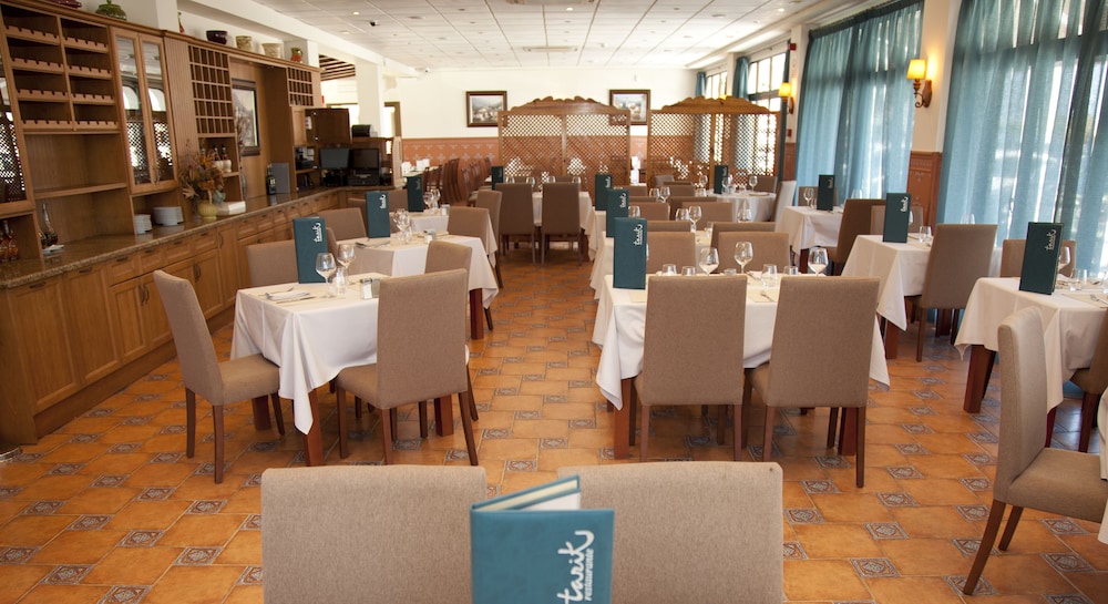Tarik Hotel 50/63